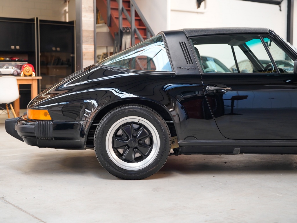 Porsche 911 G-Model 3.2 Targa G50 - Only 53.000 original km! 48076830-2.jpg | Carrera Sport Classics