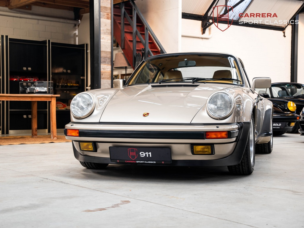 Porsche 911 930 Turbo 3.3 Turbo Coupé / Sonderwunsch interior / full history / 95% fir 51510851-4.jpg | Carrera Sport Classics