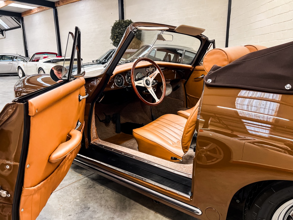 Porsche 356 SC Cabriolet - Top restoration - Matching Numbers 53916241-2.jpg | Carrera Sport Classics